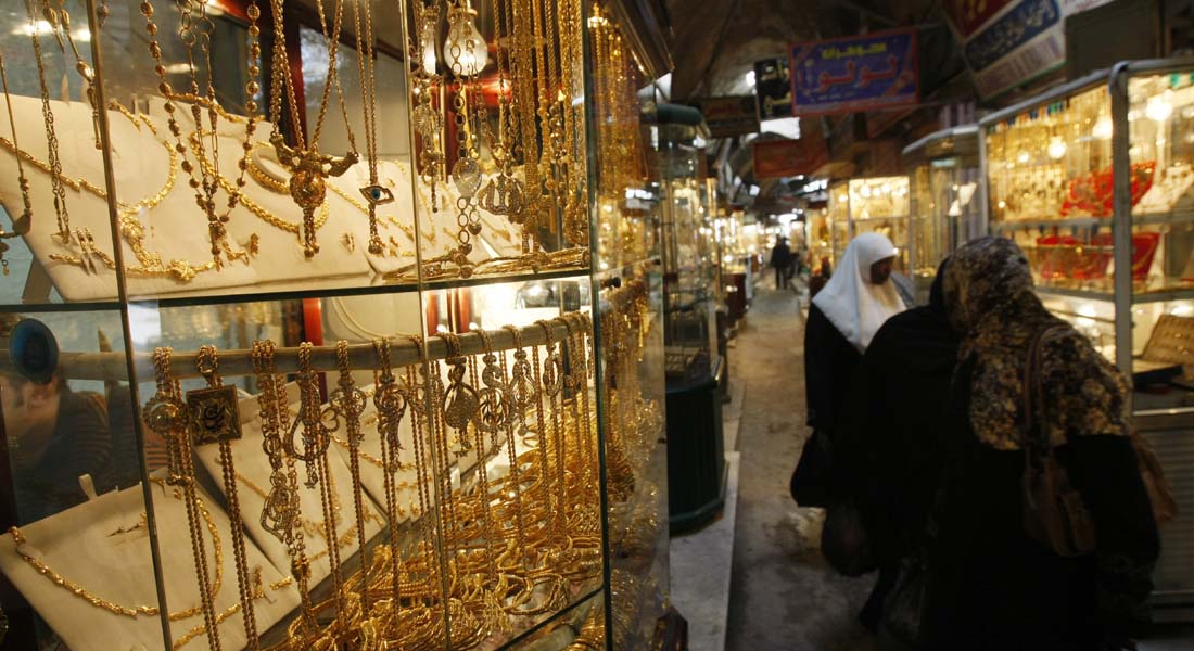 مصر: الذهب يتراجع والدولار يقفز لـ7.6 جنيه في السوق الموازية  - CNNArabic.com