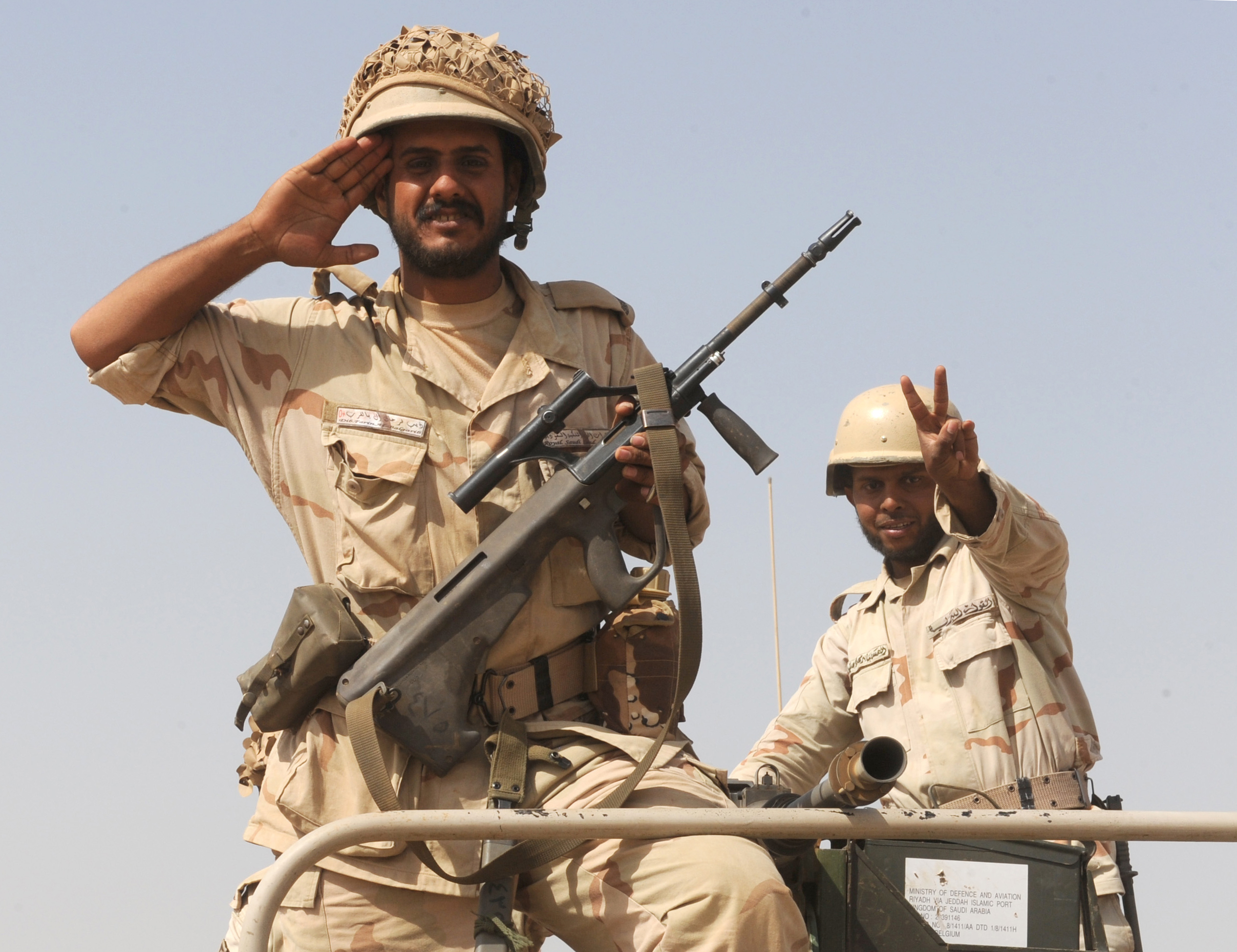 السعودية توسع المنطقة العازلة مع العراق مع تصاعد ضربات التحالف الدولي لداعش - CNNArabic.com