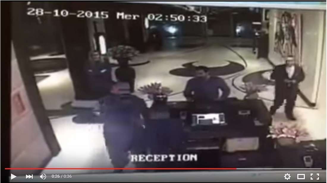 فيديو يُظهر نجم الفنون القتالية بدر هاري يصفع موظفًا في فندق بالمغرب - CNNArabic.com