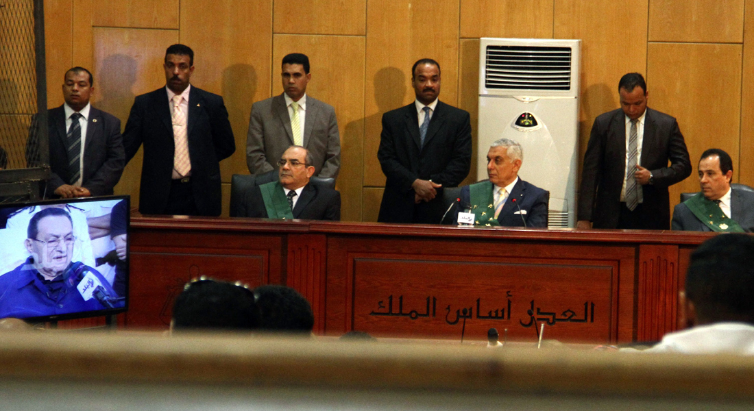 قاضي محكمة مبارك يدعو لـ صمت إعلامي  حتى صدور الحكم بـ قضية القرن  - CNNArabic.com
