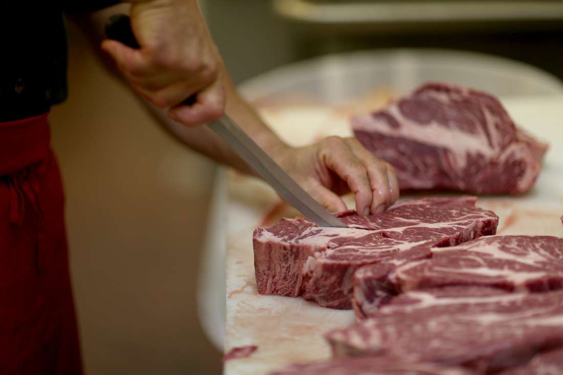 تونس تعلن تعليق استيراد اللحوم الحمراء بسببّ حدوث فائض فيها والتخوف من انهيار أسعارها - CNNArabic.com