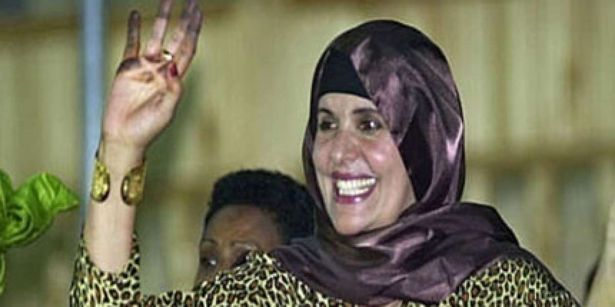 هل تلّبي أرملة القذافي صفية فركاش دعوة قبيلتها وتعود إلى ليبيا
