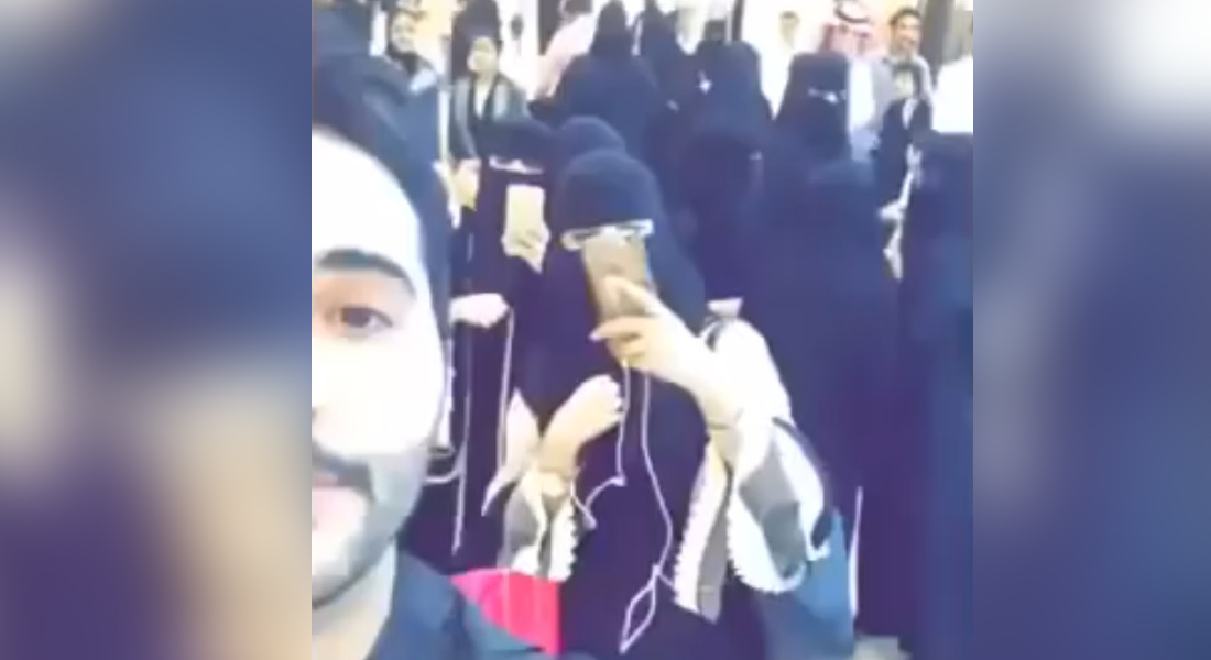 بالفيديو.. اختلاط فنان كويتي بالنساء في مول بالرياض والتقاط  سيلفي  معهن يشعل تويتر - CNNArabic.com