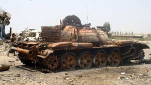 دبابة مدمرة للجيش اليمني