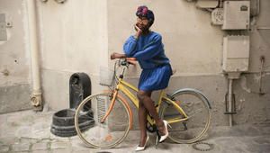 هذه هي موضة الشارع في أرقى عاصمة للأزياء