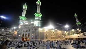 サウジアラビアのムフティは、お金で「Asthlal聖なるへのトリック」を警告の式「祈りは宗教を排除する。」を説明