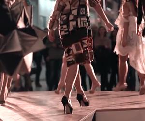 الجانب المظلم في عالم الأزياء.. بلسان عارضة سابقة