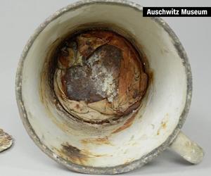  قدح من معسكر نازي يخفي سراً عمره أكثر من 70 عاما