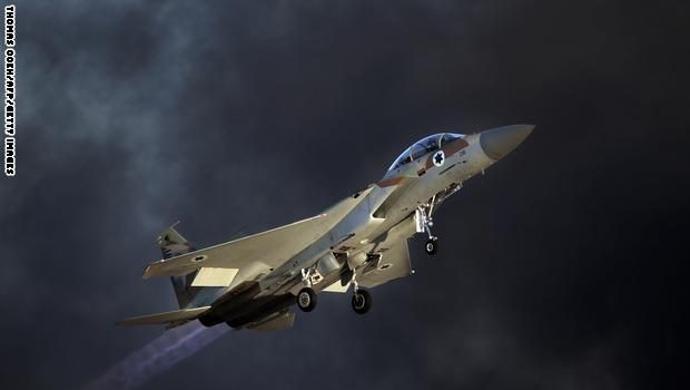 إسرائيل تقصف مدفعيات سورية بعد سقوط قذائف في الجولان.