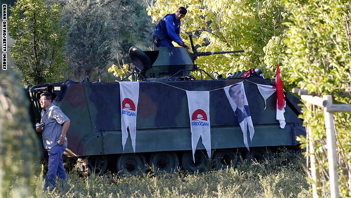 محاولة الانقلاب بتركيا.. تعليقات خاشقجي والقرضاوي والعودة والعريفي والسويدان.. وخلفان: هل أعطت إسرائيل معلومات عن الانقلاب لتركيا؟