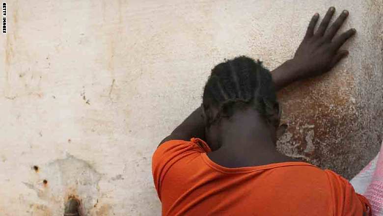 امرأة سودانية أمام مهلة حتى الخميس.. العودة عن المسيحية إلى الإسلام أو احتمال الإعدام