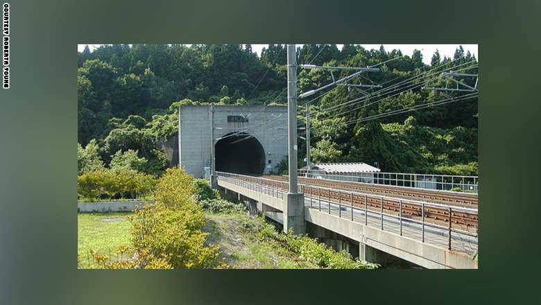 إنشاء الأنفاق أهم وأكبر 9 أنفاق في العالم 140630125104-tunnels-seikan