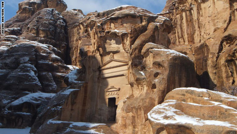 تقرير سياحي عن الاردن 2017 ،2018 Tourist Attractions in Jordan 150619112543-irpt-jordan-petra-snow-exlarge-169