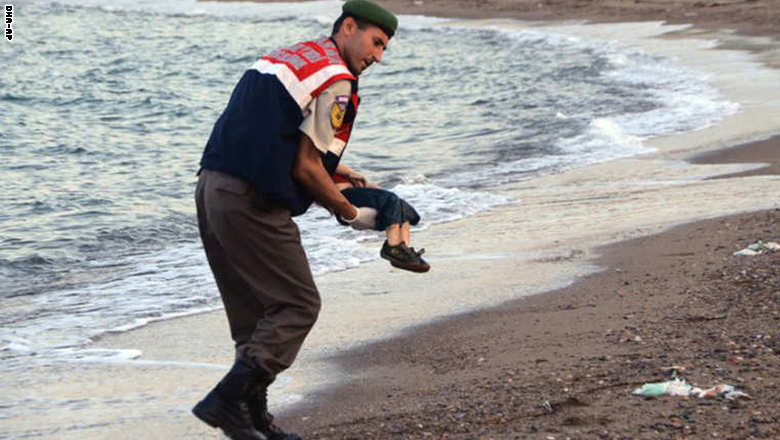 نجيب ساويرس: وجدت جزيرتين مناسبتين جداً لإنشاء "جزيرة آلان" من أجل اللاجئين السوريين 150902113250-02-refugee-boy-bodrum-exlarge-169_2