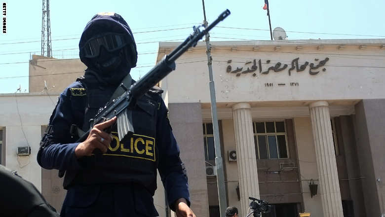 مصر: السجن 3 سنوات للناشطتين سناء سيف ويارا سلام لتنظيم مظاهرة دون ترخيص