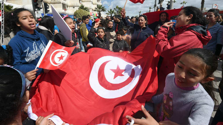 مقتل 7 سياح وتونسي واحد في هجوم على متحف باردو وسط العاصمة تونس 468017020