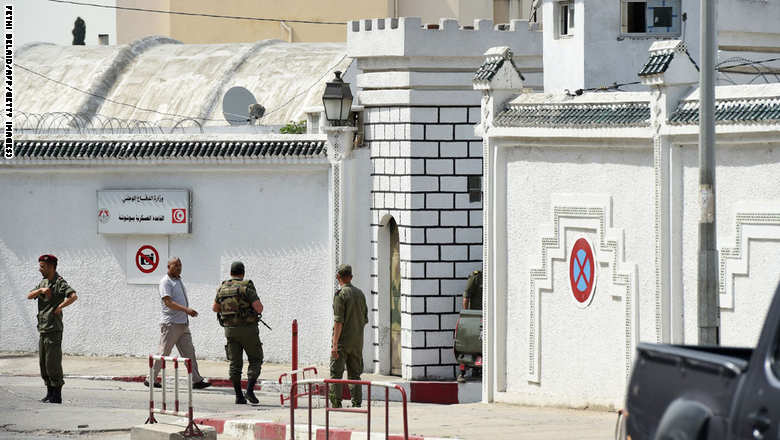 اطلاق نار في ثكنه عسكريه للجيش التونسي  474697452