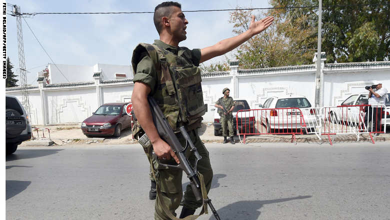 اطلاق نار في ثكنه عسكريه للجيش التونسي  474697742