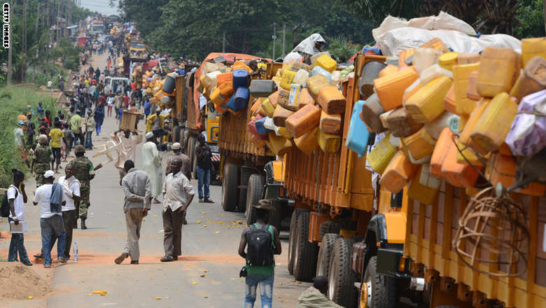 بالصور.. رحيل مسلمي أفريقيا الوسطى من بانغي بعد هجمات مليشيات مسيحية