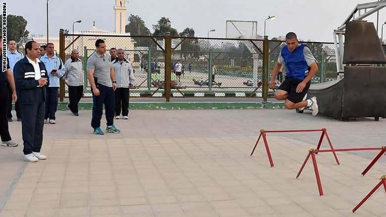السيسي يتفقد الأنشطة التدريبية لطلبة الكلية الحربية