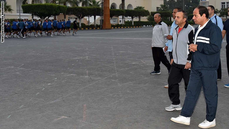 السيسي يتفقد الأنشطة التدريبية لطلبة الكلية الحربية