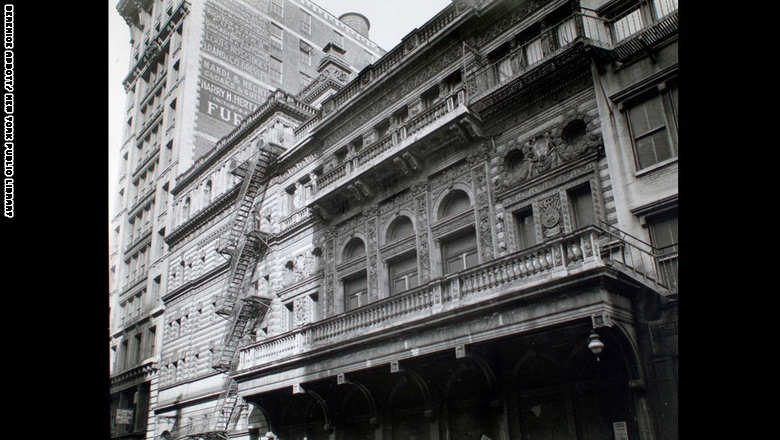 نزهة في أشهر شوارع نيويورك تعود بك إلى ثلاثينيات القرن الماضي