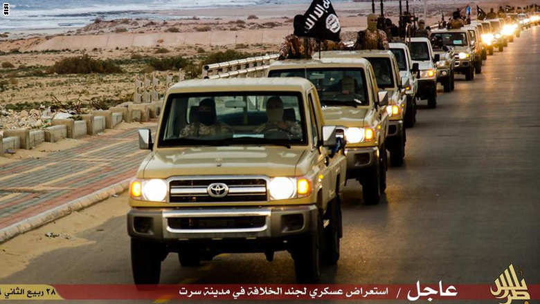 بالصور.."داعش" في استعراض للقوة بشوارع ليبيا B-JvzEzCQAAPvK8