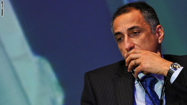 طارق عامر لـCNN: طالبنا البنوك بمراقبة كروت الدفع خارج مصر.. ووقف بطاقات الخصم بالجنيه للمضاربين