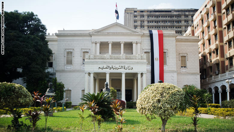 مصر: إحالة ملف تسريبات امتحانات الثانوية إلى نيابة أمن الدولة.. ومغردون يدشنون وسم "تسقط وزارة التعليم"