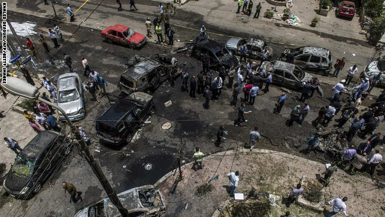 وفاة النائب العام المصري متأثرا بإصابته في تفجير استهدف موكبه بالقاهرة GettyImages-478959114