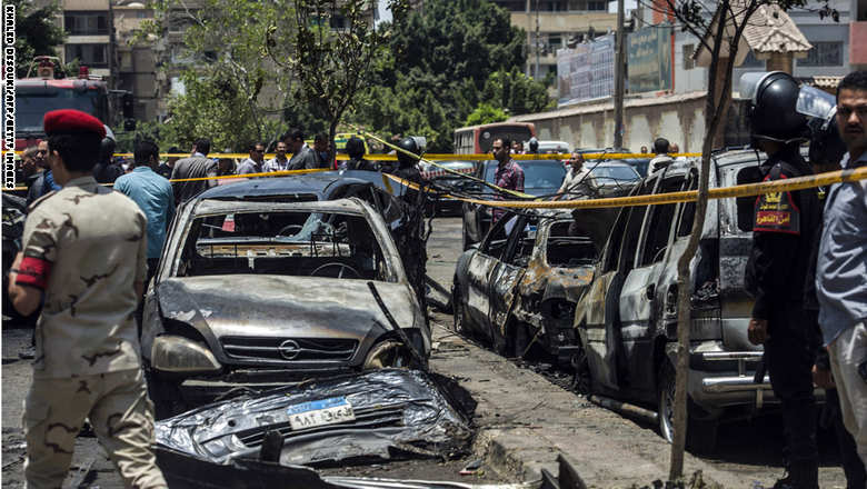وفاة النائب العام المصري متأثرا بإصابته في تفجير استهدف موكبه بالقاهرة GettyImages-478959644