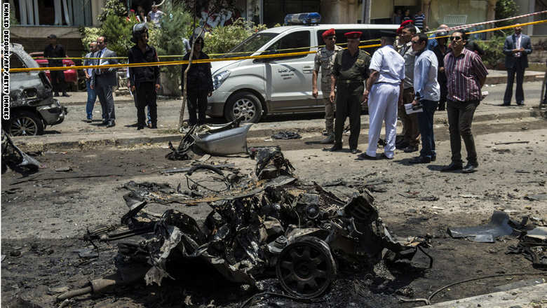 وفاة النائب العام المصري متأثرا بإصابته في تفجير استهدف موكبه بالقاهرة GettyImages-478960022