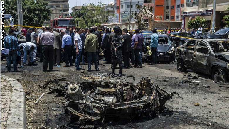 وفاة النائب العام المصري متأثرا بإصابته في تفجير استهدف موكبه بالقاهرة GettyImages-478960418