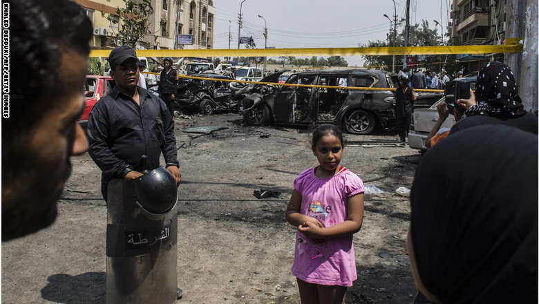 وفاة النائب العام المصري متأثرا بإصابته في تفجير استهدف موكبه بالقاهرة GettyImages-478969554