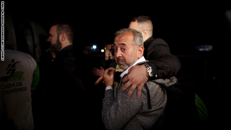 عرقلة لاجئ سوري من مصورة مجرية تنقله إلى تدريب كرة القدم في إسبانيا 