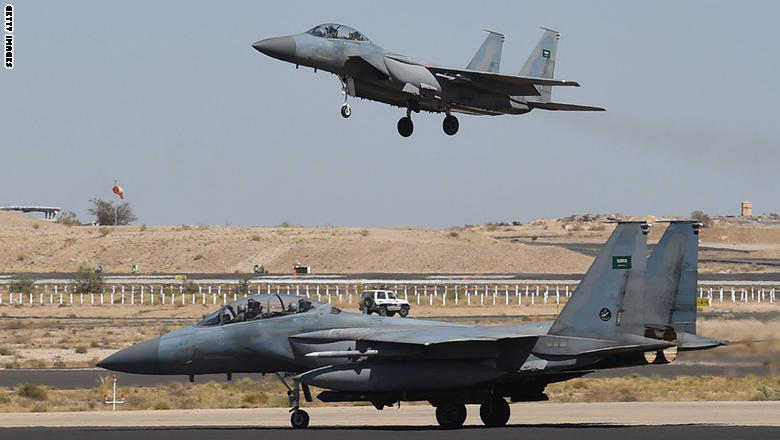 الجيش السعودي يعترض صاروخا من اليمن باتجاه خميس مشيط GettyImages-499405974