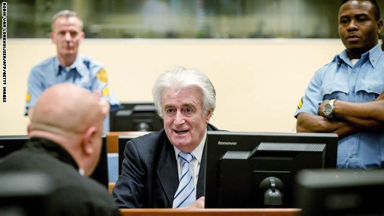 الجنائية الدولية تقضي بسجن رادوفان كاراديتش 40 عاما لإدانته بجرائم حرب و"مجزرة سربرنيتشا" في البوسنة