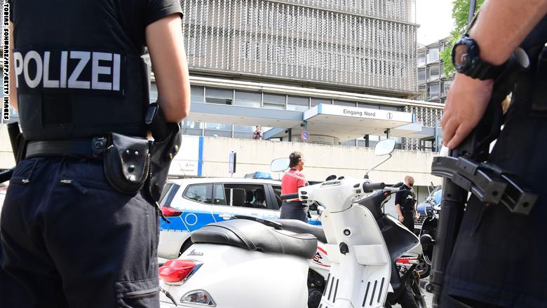 الشرطة الألمانية لـCNN: مريض بمشفى في برلين يُطلق النار على طبيب ثم ينتحر