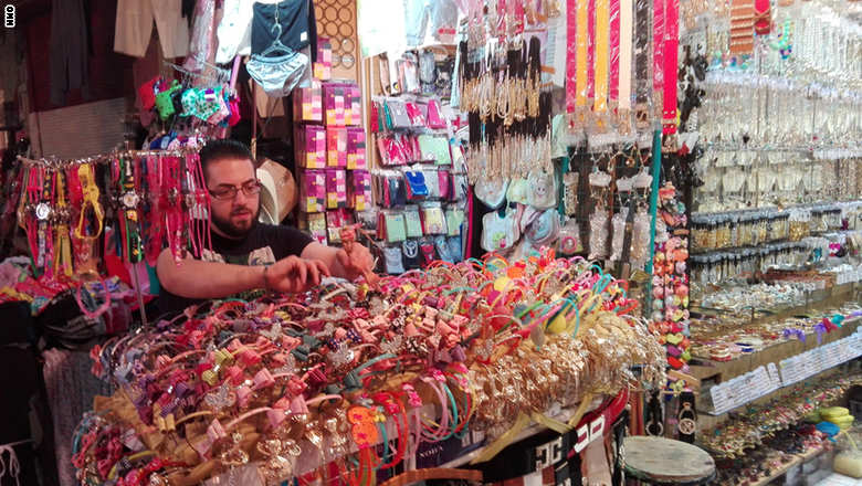سوق "الحميدية" في دمشق عند الساعه الثانية بعد منتصف الليل IMG_20150715_013901