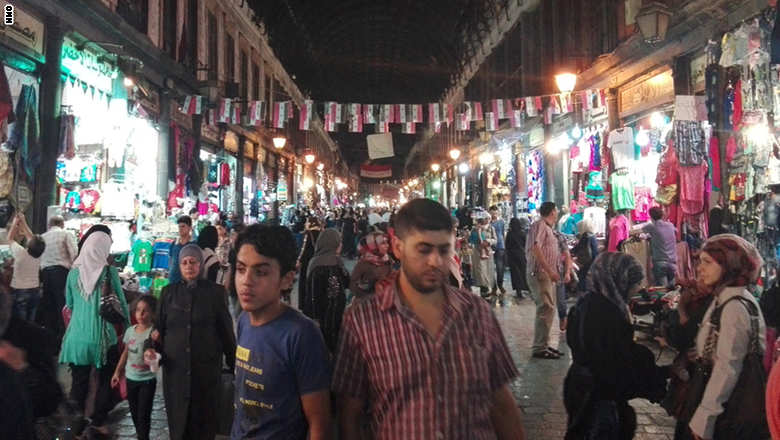 سوق "الحميدية" في دمشق عند الساعه الثانية بعد منتصف الليل IMG_20150715_014006