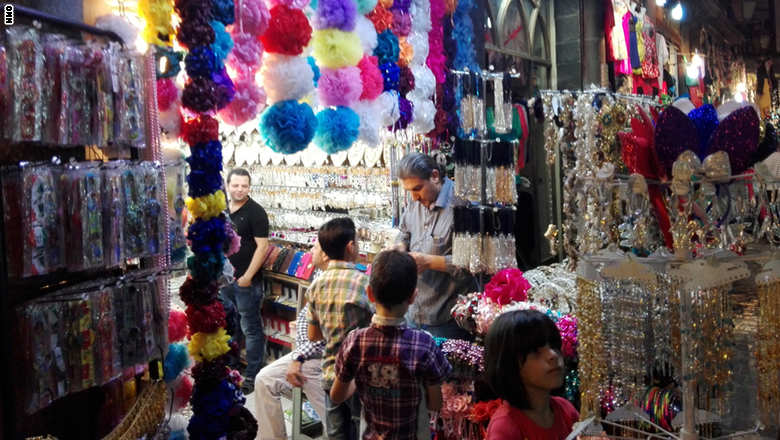 سوق "الحميدية" في دمشق عند الساعه الثانية بعد منتصف الليل IMG_20150715_014145