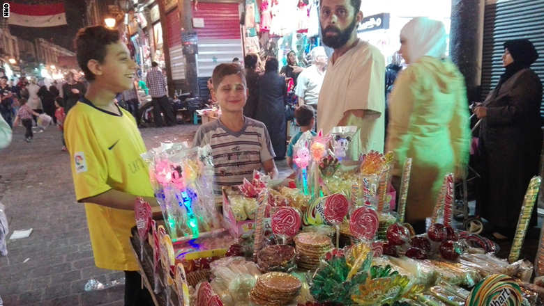 سوق "الحميدية" في دمشق عند الساعه الثانية بعد منتصف الليل IMG_20150715_014336
