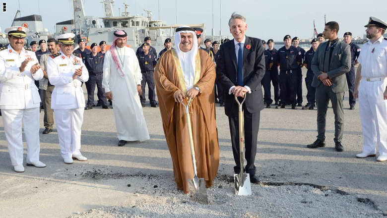 توقيع اتفاقية للتعاون العسكري بين البحرين وبريطانيا IMG_6563