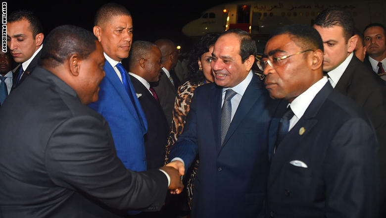 السيسي يشكر من ساهم في "نجاح" القمة العربية الأفريقية بعد انسحاب المغرب والسعودية 