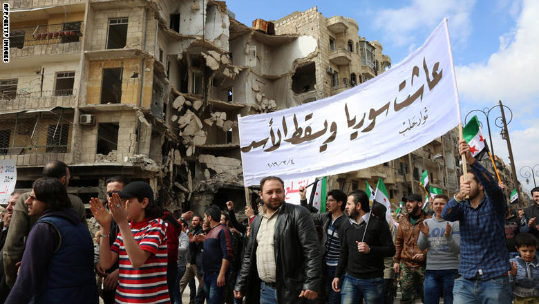 بالصور: المظاهرات تعود بسوريا قبل الذكرى السادسة للثورة والمطالب لم تتغير.. رحيل الأسد