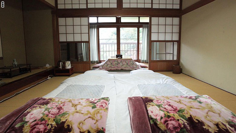 تعرّف إلى الديانة التي كانت محرمة على النساء 