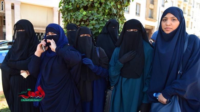 منقبات يحتجن على قرار "منع البرقع" أمام البرلمان المغربي