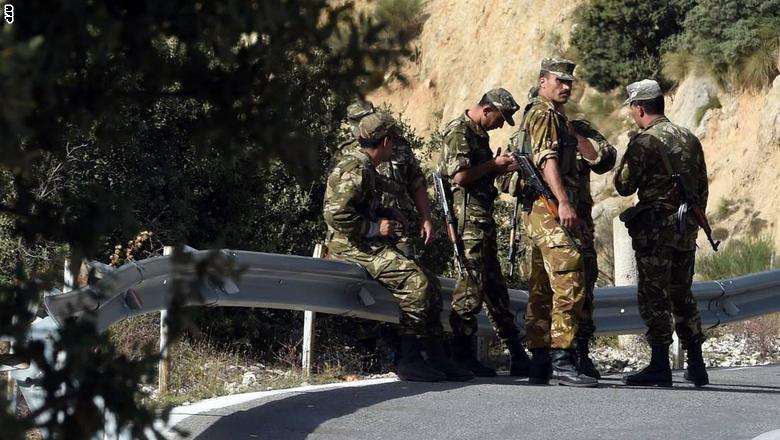 الجزائر تعلن القضاء على ستة "إرهابيين" متوّرطين في إعدام رهينة فرنسي Algerianarmy156_0