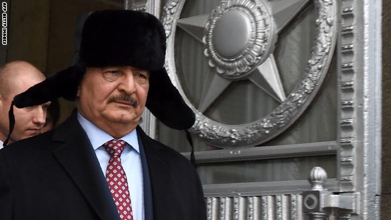 ما تأثير العلاقات القوية بين روسيا وخليفة حفتر على مستقبل ليبيا؟