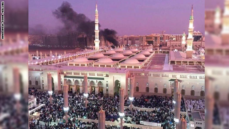 بعد التفجير الانتحاري بالمدينة المنورة.. المتحدث باسم وزارة الخدمة المدنية ينشر صورة للمسجد النبوي: "تقشعر لها الأبدان"